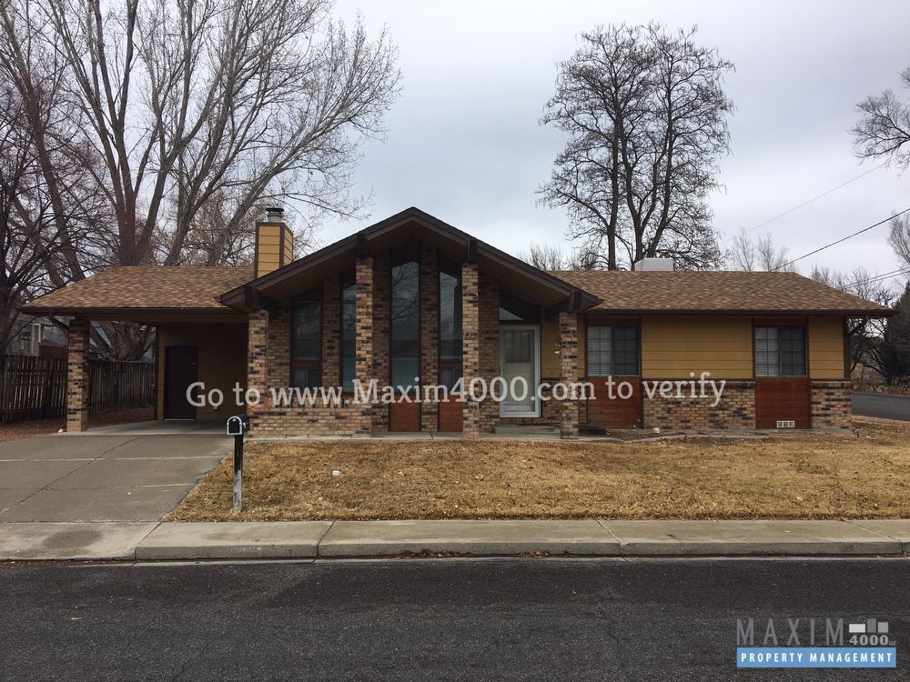 Primary Photo - 2112 N 17th Circle - 2 Bed 2 Bath House