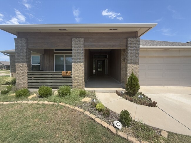 Building Photo - 18808 Bajo Dr