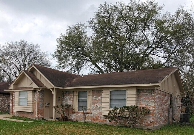 Building Photo - 4610 Brownstone Ln