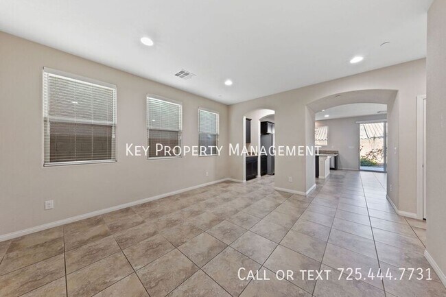 Building Photo - Rare Newer 5 bedroom + loft home in HENDERSON
