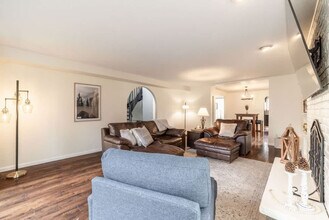 Building Photo - 105 S Westwood Dr