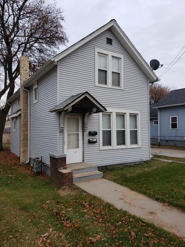 Primary Photo - Very spacious 2 Bedroom in Racine!