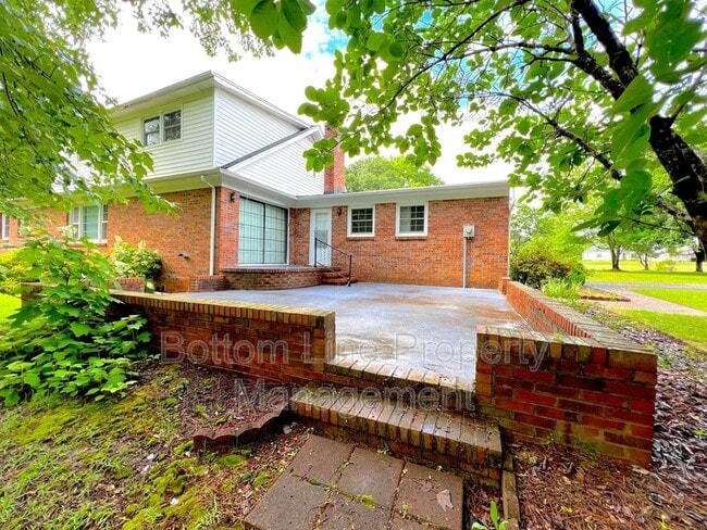 Building Photo - 186 Niven Rd