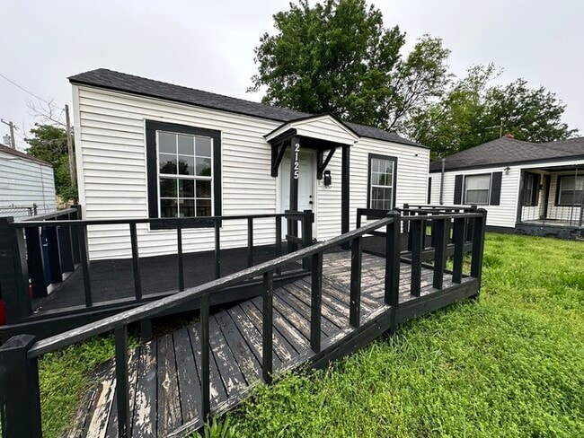 Building Photo - 2bed/2bath Home Available in OKC!