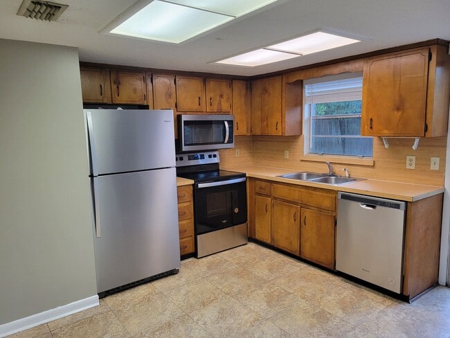 Photo - $1095 - 2/1.5 - Arlington - Super Cute - Great Location House