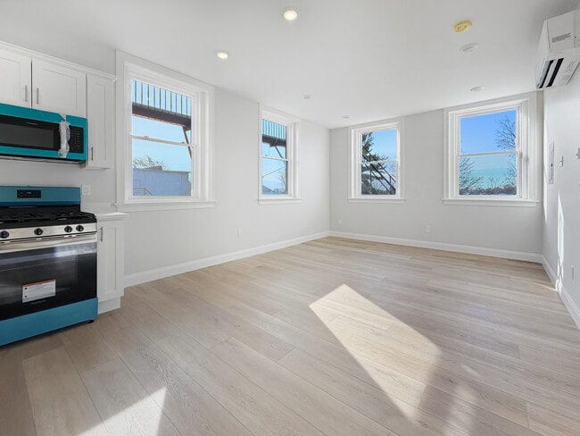 Foto del edificio - 220 Winthrop St