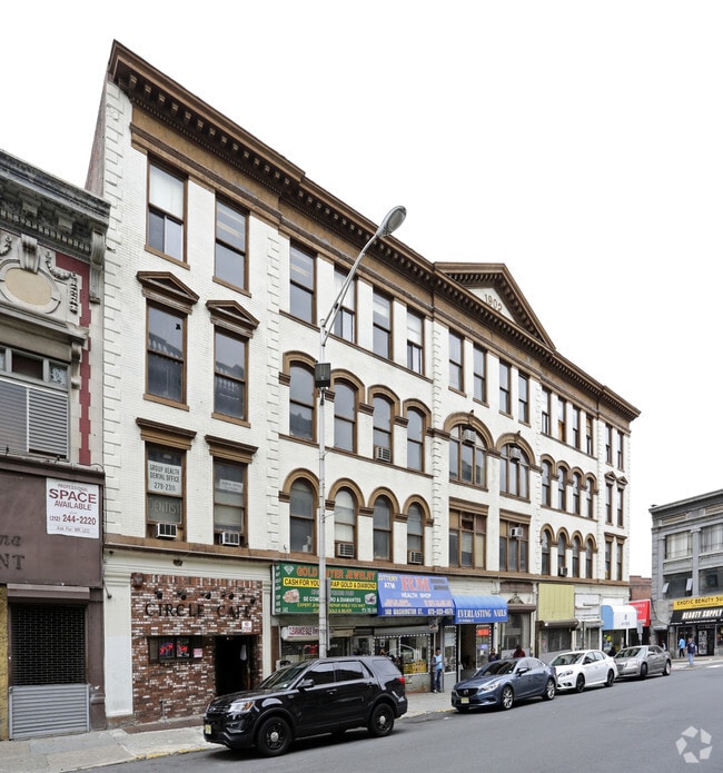 Building Photo - 114 Ellison St