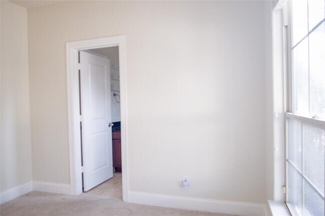 Foto del edificio - 2923 Pease St