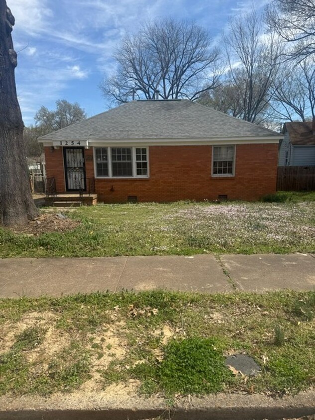 Primary Photo - Charming 2-Bedroom Home in Memphis - Cozy,...