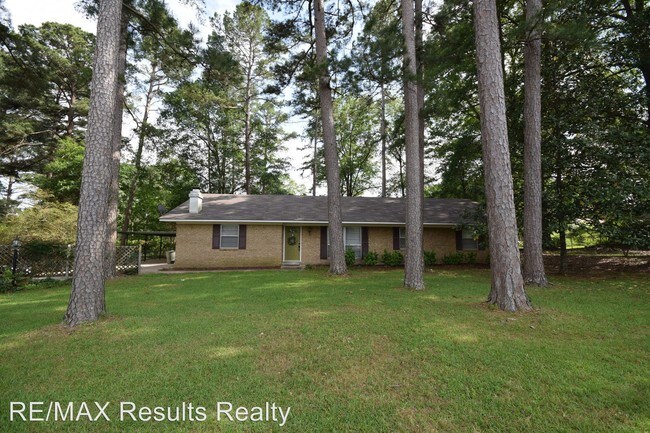 Building Photo - 3 br, 2 bath House - 406 E Kentucky