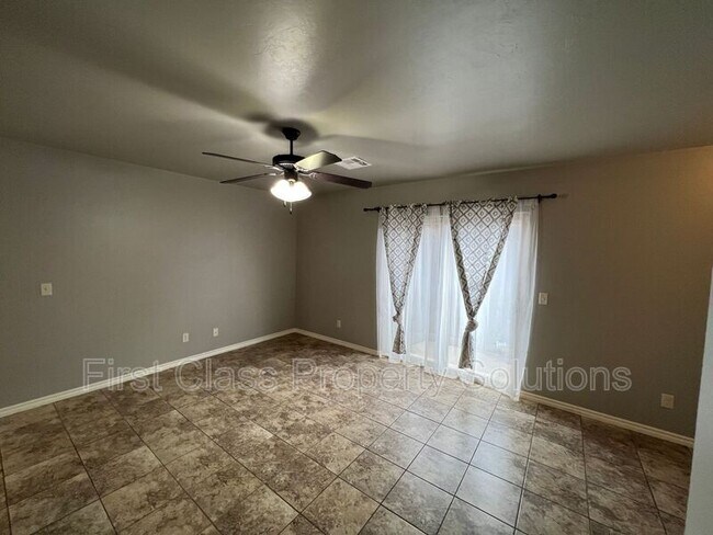Building Photo - 129 Ashley Dr