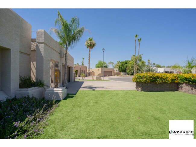 Building Photo - Immerse Yourself in Luxury in this Captiva...