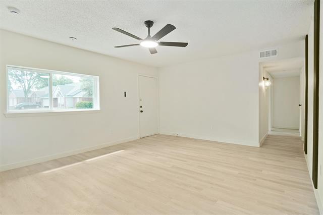 Foto del edificio - 7937 Trimble Dr