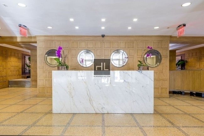 Building Photo - Prime Upper East Side Luxury 1 Bed 1 Bath Apt