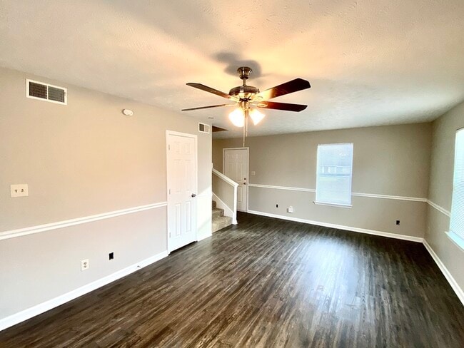 Building Photo - 42 Hidden Valley Dr Jackson, TN 38305