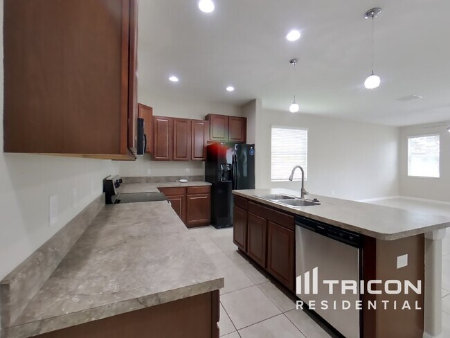 Building Photo - 4937 Reflecting Pond Cir