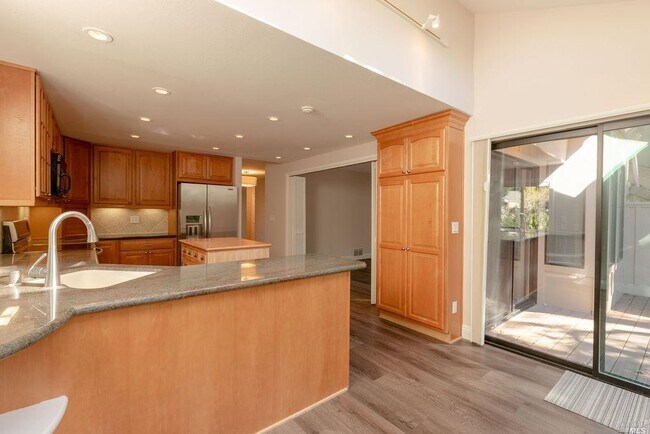 Building Photo - 52 Flicker Dr