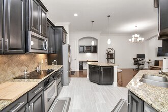 Building Photo - 2120 Kipling St