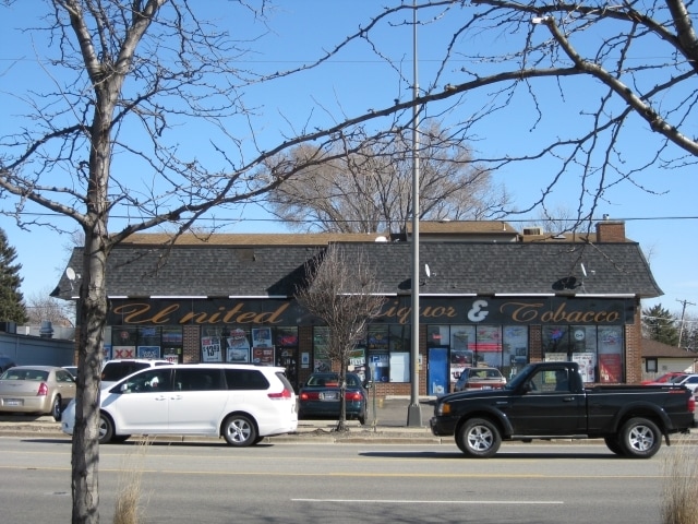 Primary Photo - 120 S Larkin Ave