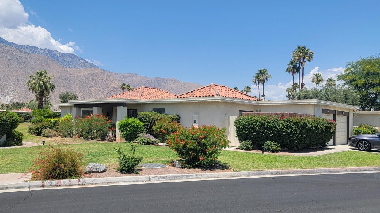 Primary Photo - 751 N Barcelona Cir