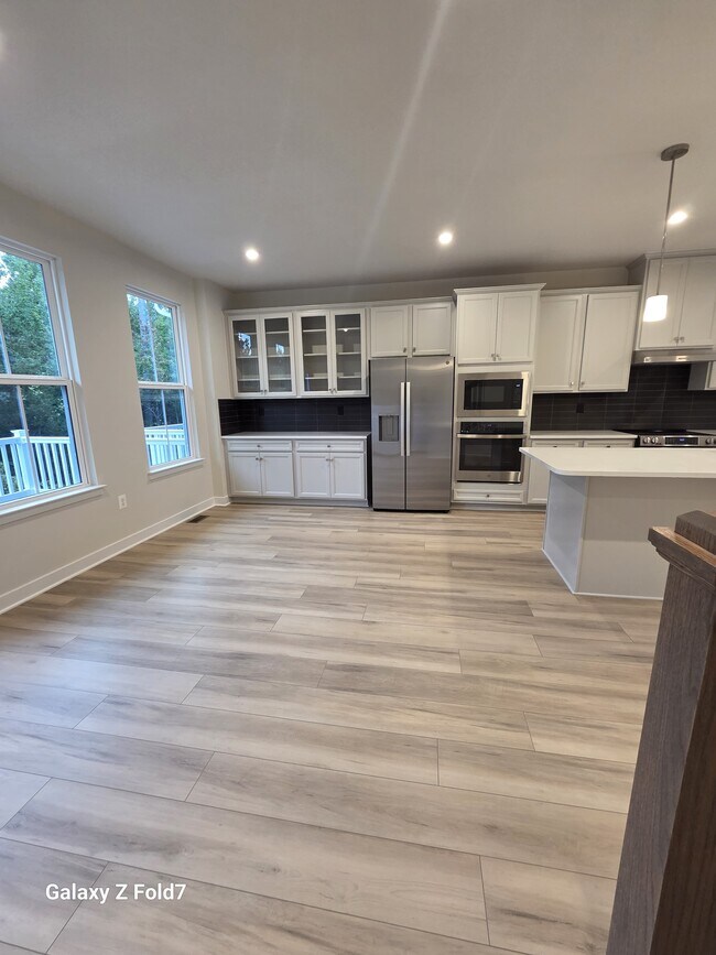Foto del edificio - 6727 Shelton Ln