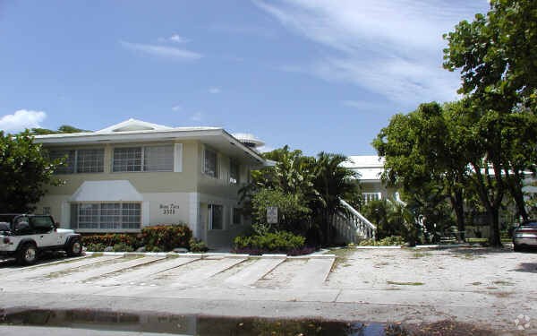 Building Photo - Harbor Beach House Apartments