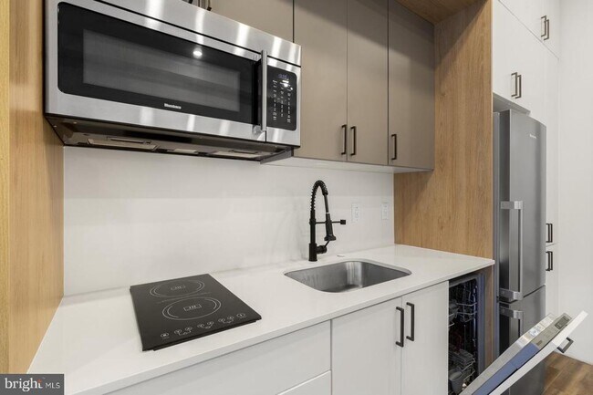 Foto del edificio - 1935 E Hazzard St