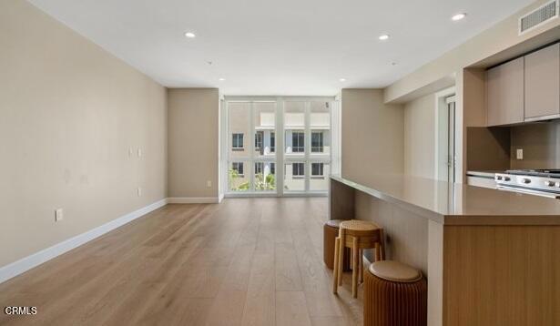 Foto del edificio - 39 S Los Robles Ave