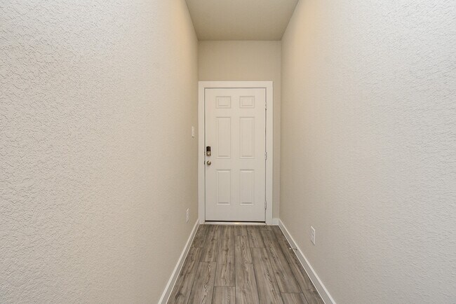 Building Photo - 2022 W Darlington Oak Ct