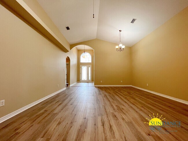 Foto del edificio - Beautiful 3 Bedroom Home in Hidden Bay Vil...