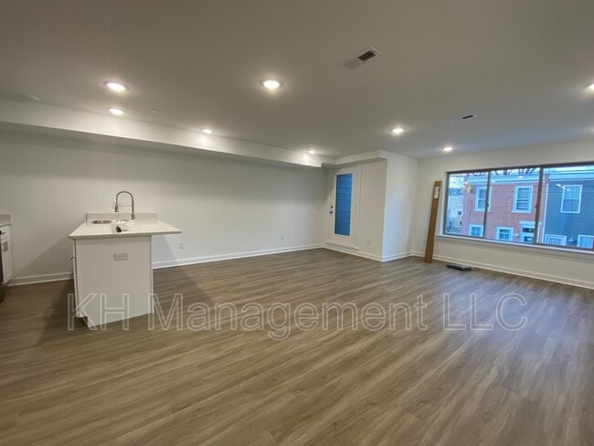 Photo - 3932-36 Mt Vernon St Apartment