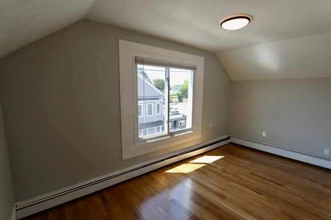 Building Photo - 508 Revere St
