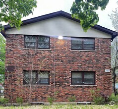 Building Photo - 7601 S Laflin St