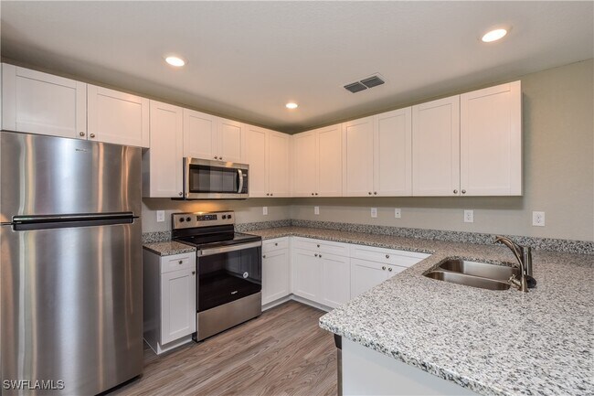 Foto del edificio - 2805 Northwest 28th Ave