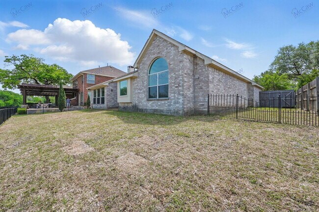 Building Photo - 544 Layton Dr