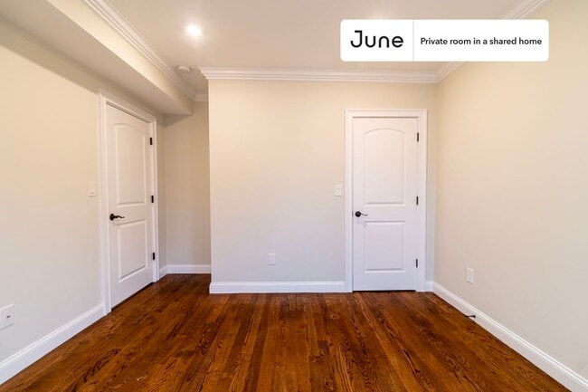 Building Photo - Room in Shared 4 bed/1.5 bath home