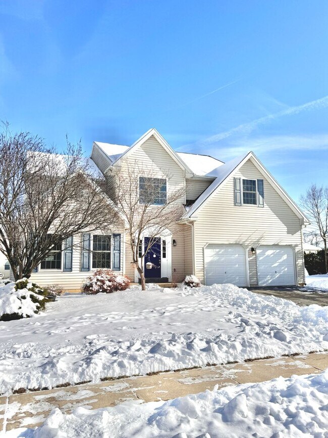 Foto del edificio - FIVE BEDROOMS in PARKLAND SCHOOLS!
