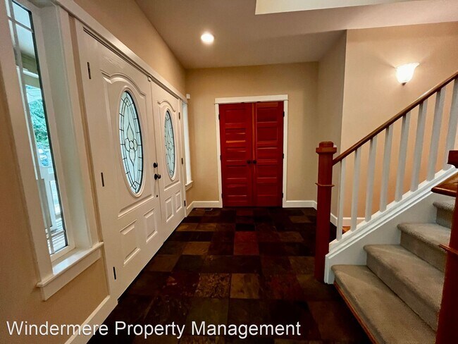 Foto del edificio - 4 br, 2.5 bath House - 5681 NE Wild Cherry...