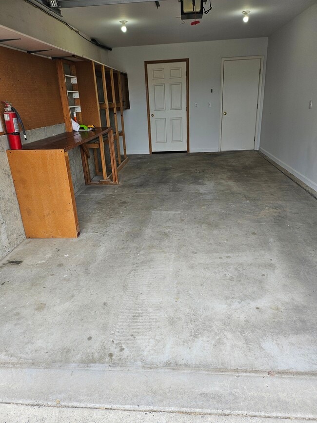 Building Photo - 1726 Lake Elmo Dr