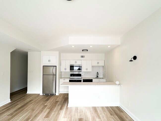 Foto del edificio - 2747 Armand Pl