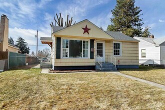 Building Photo - 5403 N Ash St