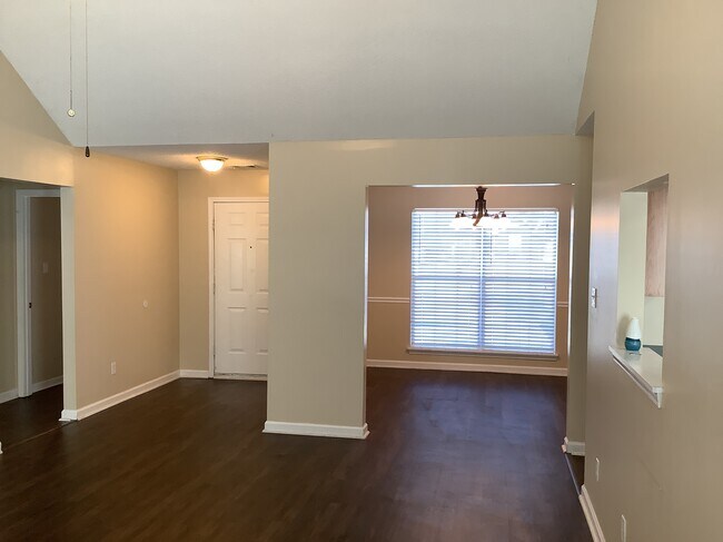 Foto del edificio - 249 Longleaf Cir