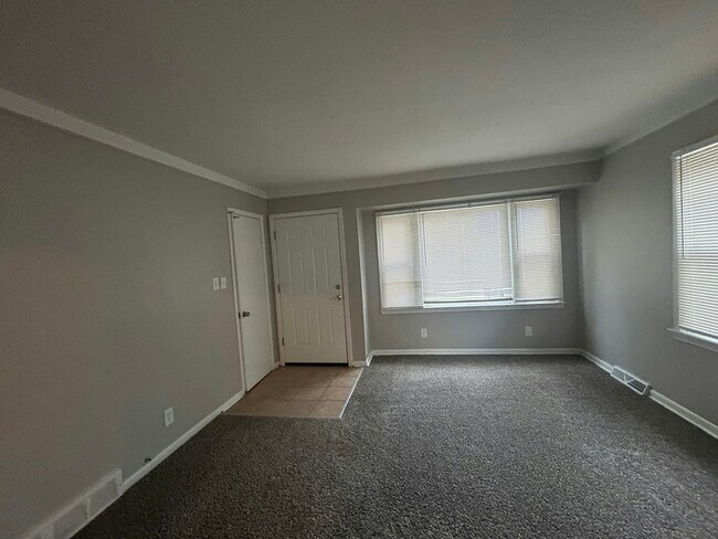Foto del edificio - 15755 Woodbine Ave