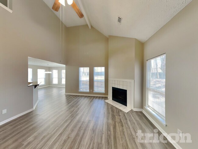 Foto del edificio - 55 Braelinn Creek Ct