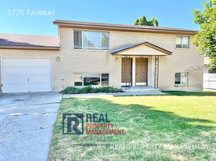 Primary Photo - 2 Bedroom 1 bath Apartment - 1 car garage