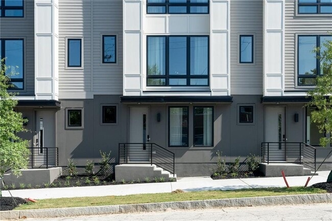 Building Photo - 1160 Ormewood Ave SE