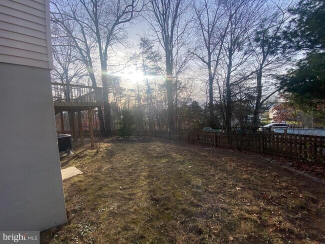 Building Photo - 224 Lake Sever Dr