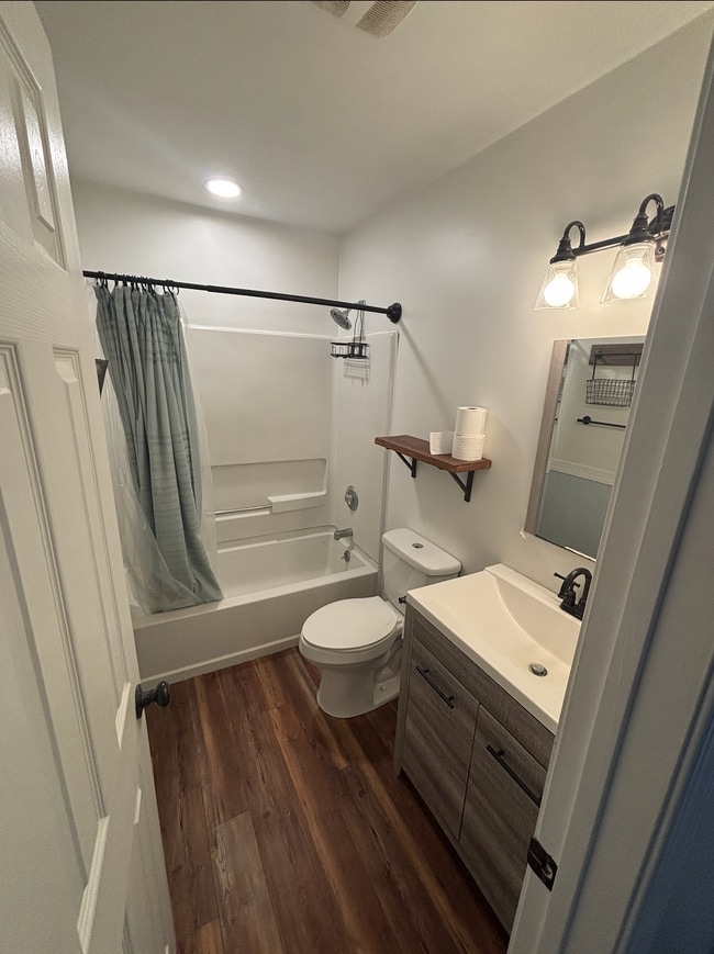 Foto del edificio - 2009 Quail Hollow Dr