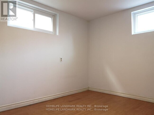 Photo du bâtiment - 22 Glendinning Ave