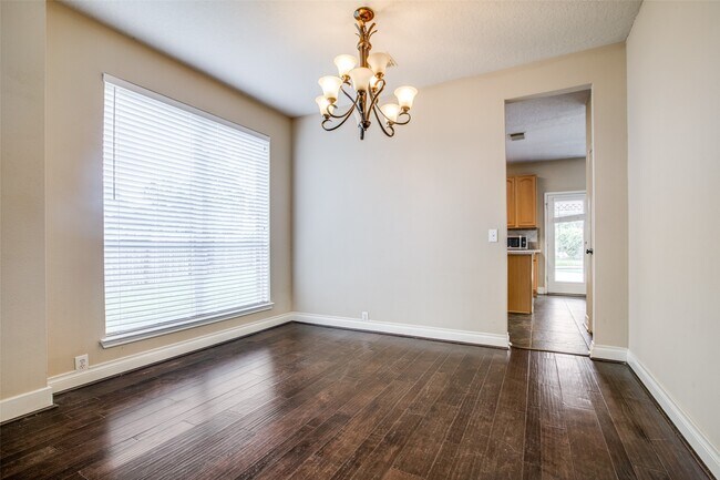 Building Photo - 2709 Sunhill Ct